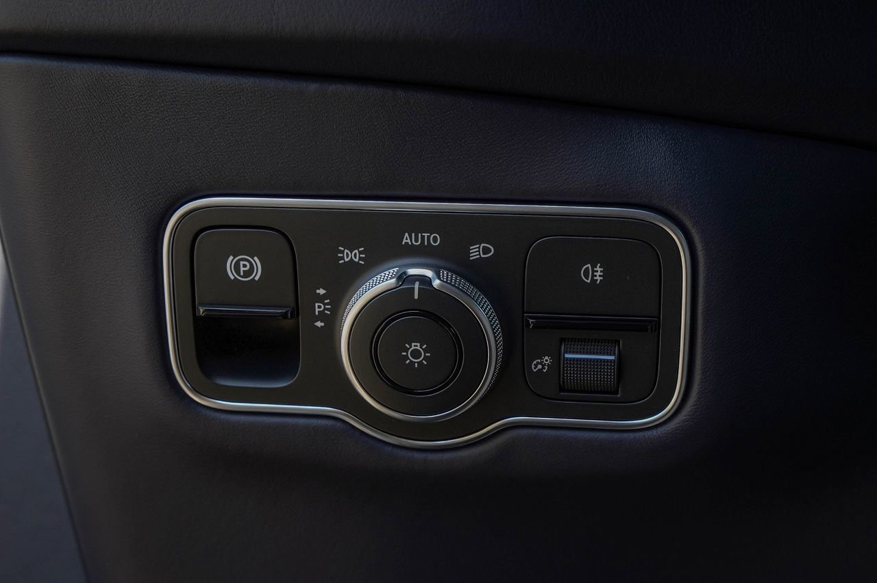 New 2026 Aston Martin DBX 707 image 26