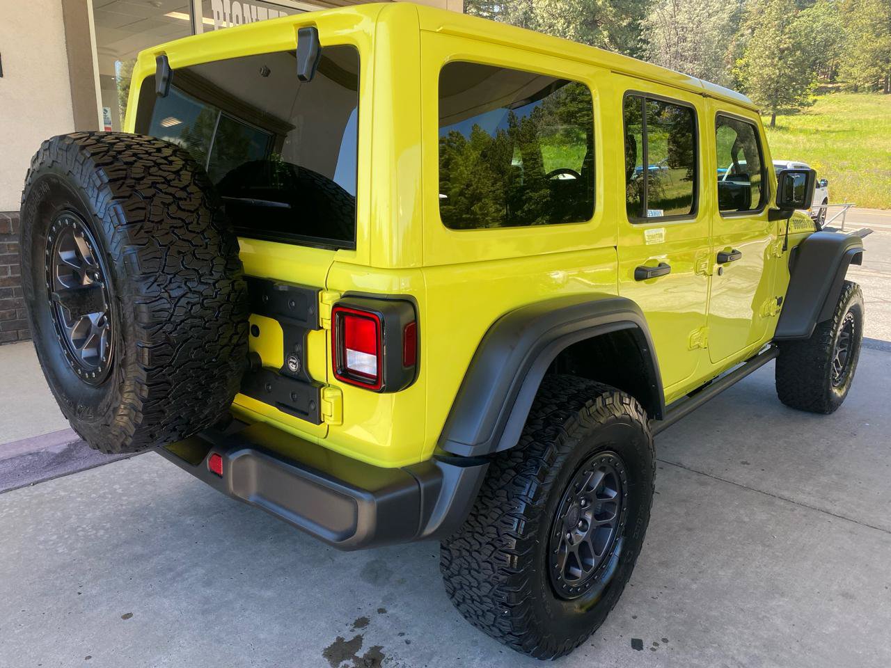 Used 2022 Jeep Wrangler Unlimited Sport AWD/4WD image 7
