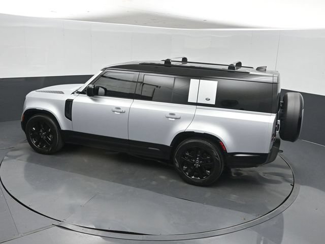 Used 2024 Land Rover Defender 130 X-Dynamic SE AWD/4WD image 47