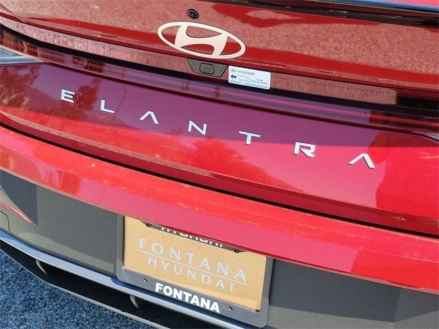 New 2025 Hyundai Elantra SEL image 18