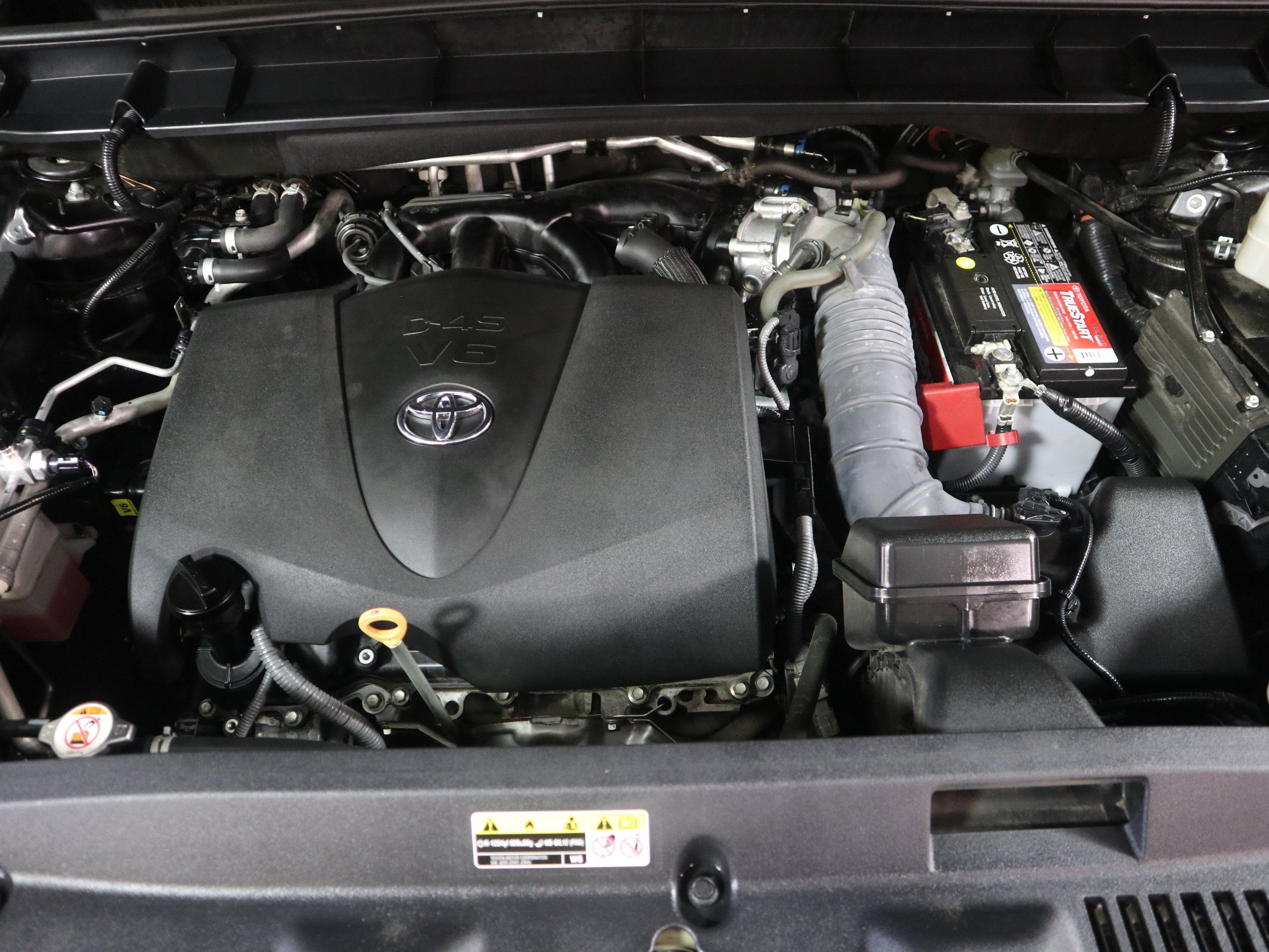 Used 2020 Toyota Highlander LE image 14