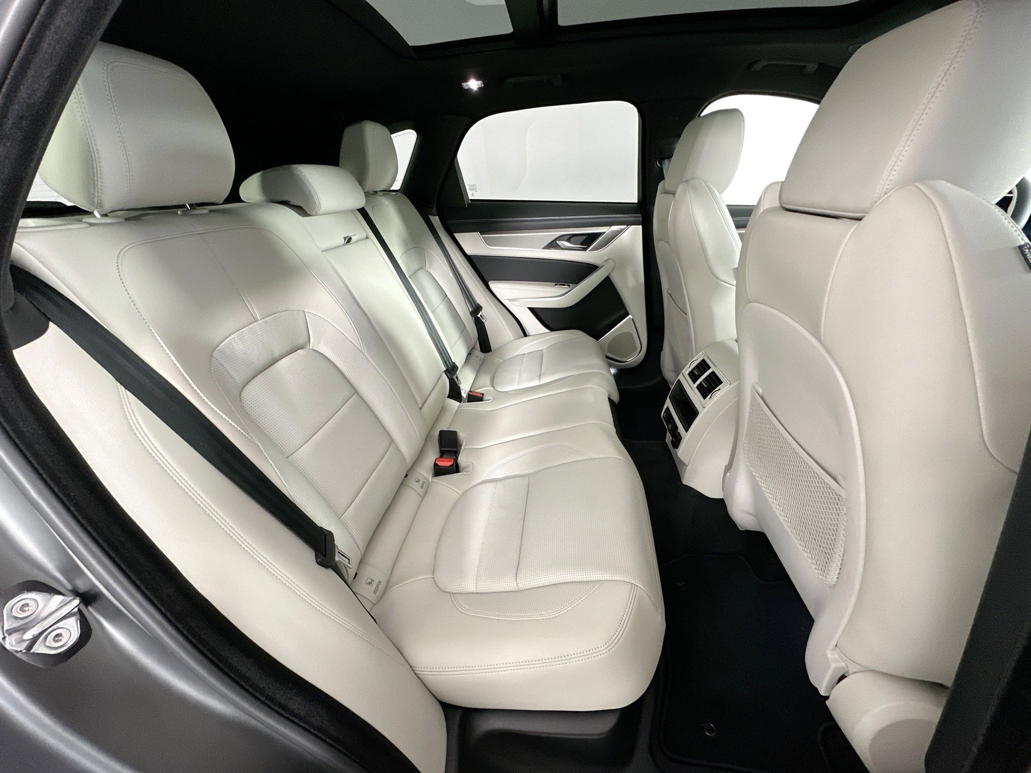 Used 2026 Jaguar F-PACE R-Dynamic S image 25