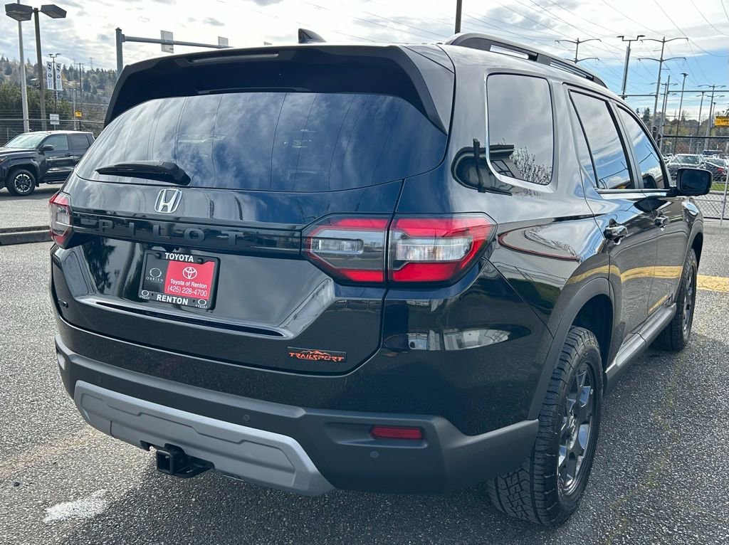 Used 2025 Honda Pilot TrailSport image 5