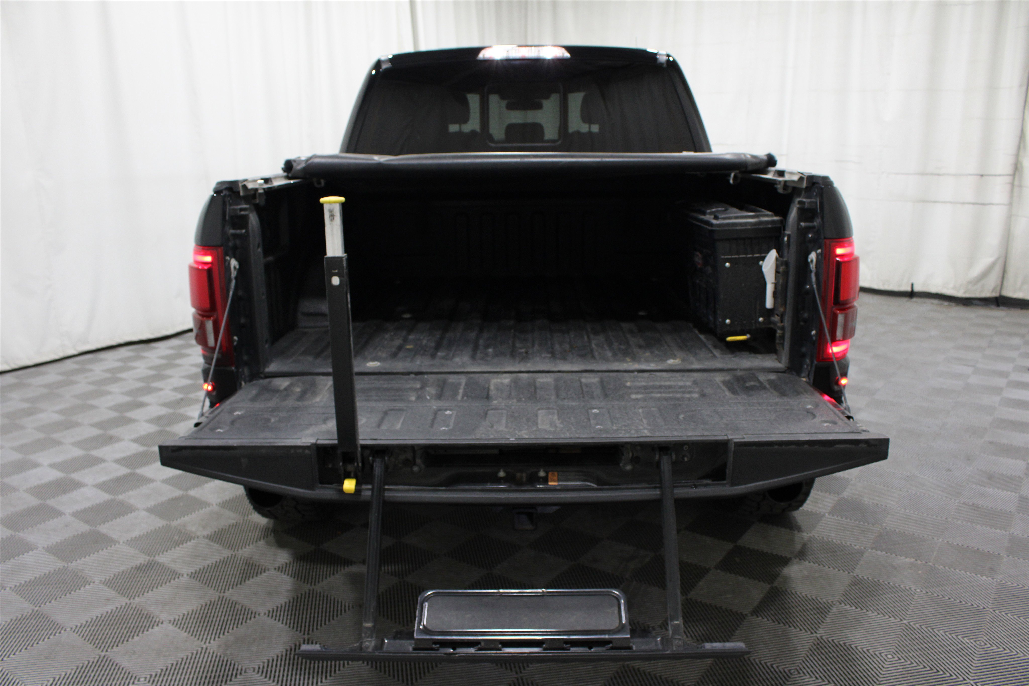 Used 2018 Ford F150 Raptor w/ Equipment Group 802A Luxury image 24