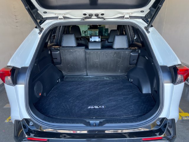 Used 2019 Toyota RAV4 XSE AWD/4WD image 18