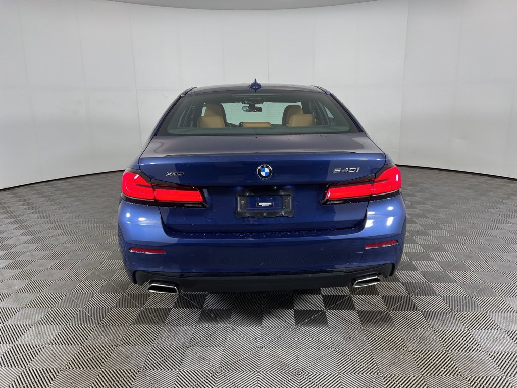 Used 2023 BMW 540i xDrive w/ Premium Package image 33