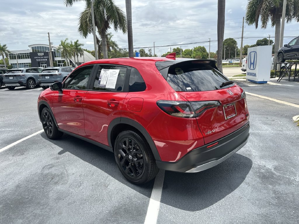 Certified 2025 Honda HR-V Sport image 6