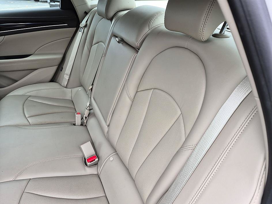 Certified 2017 Buick LaCrosse Premium FWD image 28