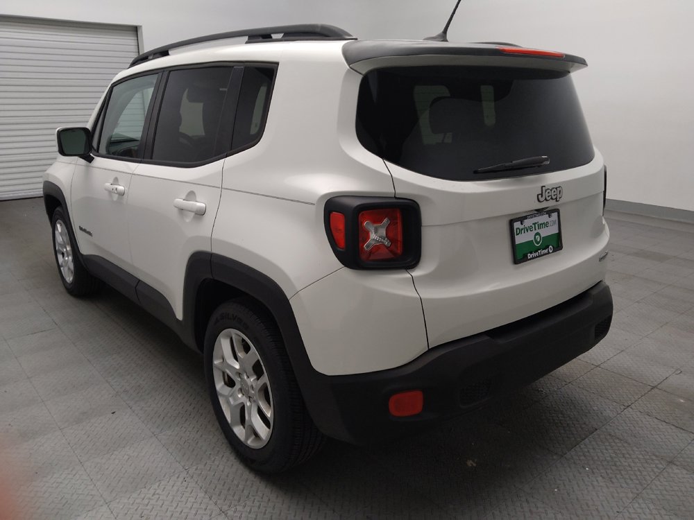 Used 2017 Jeep Renegade Latitude FWD image 5