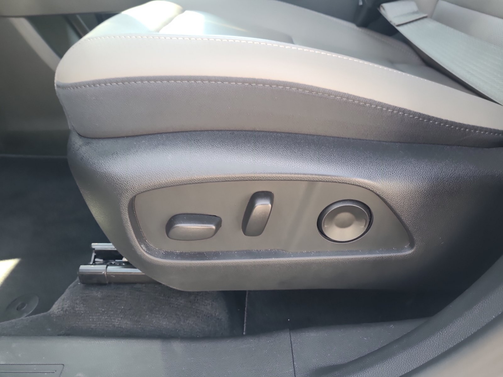 Used 2026 GMC Terrain Elevation w/ Elevation Premium Package AWD/4WD image 15