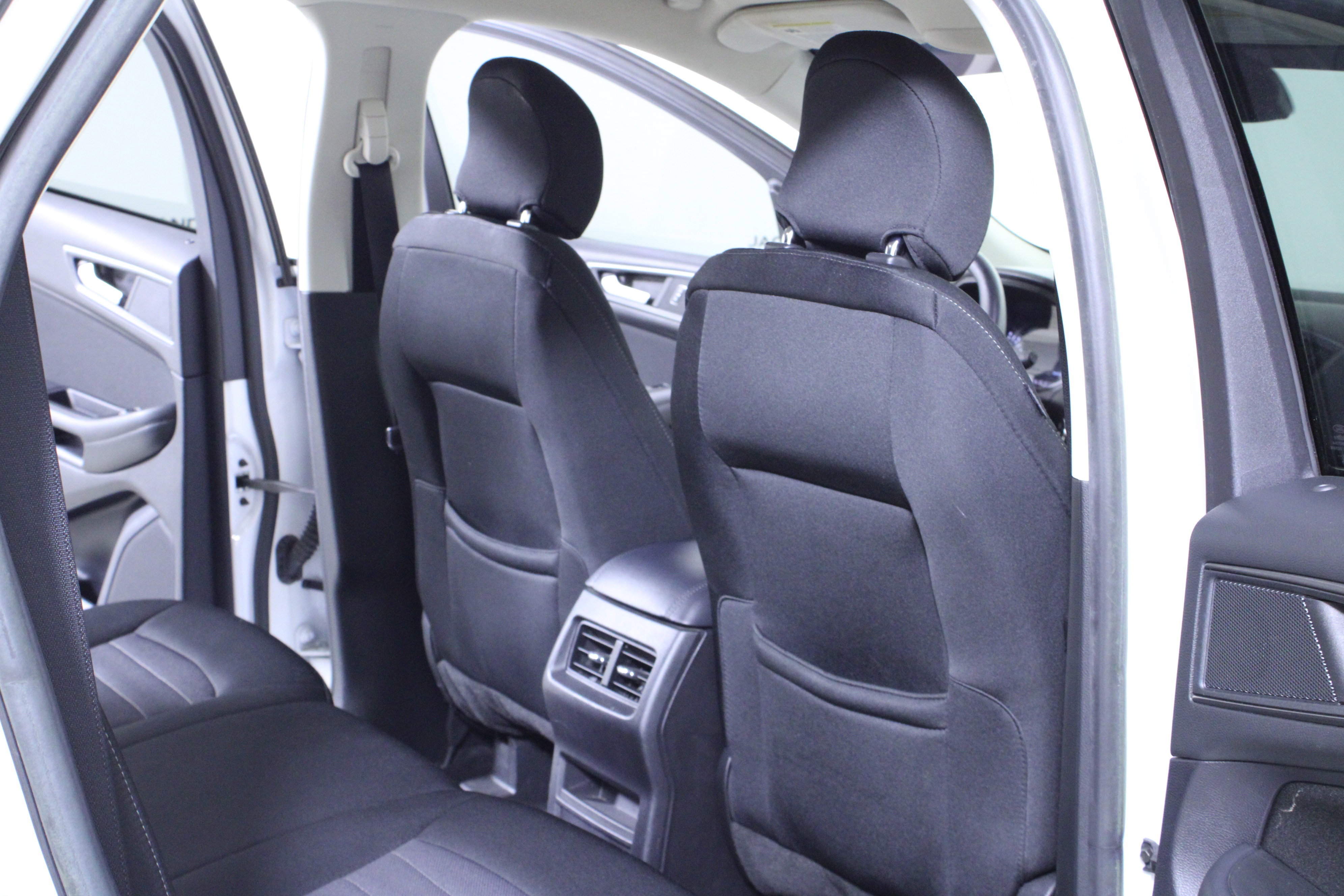 Used 2019 Ford Edge SE image 13