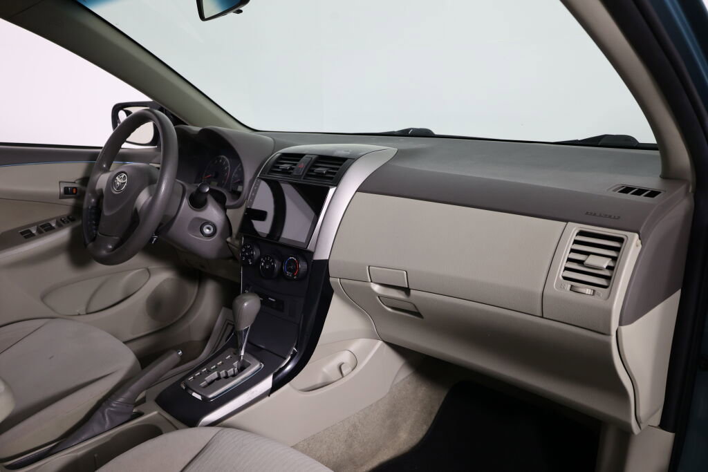Used 2010 Toyota Corolla LE FWD image 23