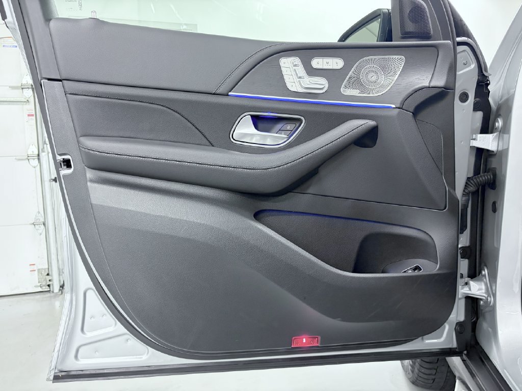 Certified 2025 Mercedes-Benz GLS 580 4MATIC image 17
