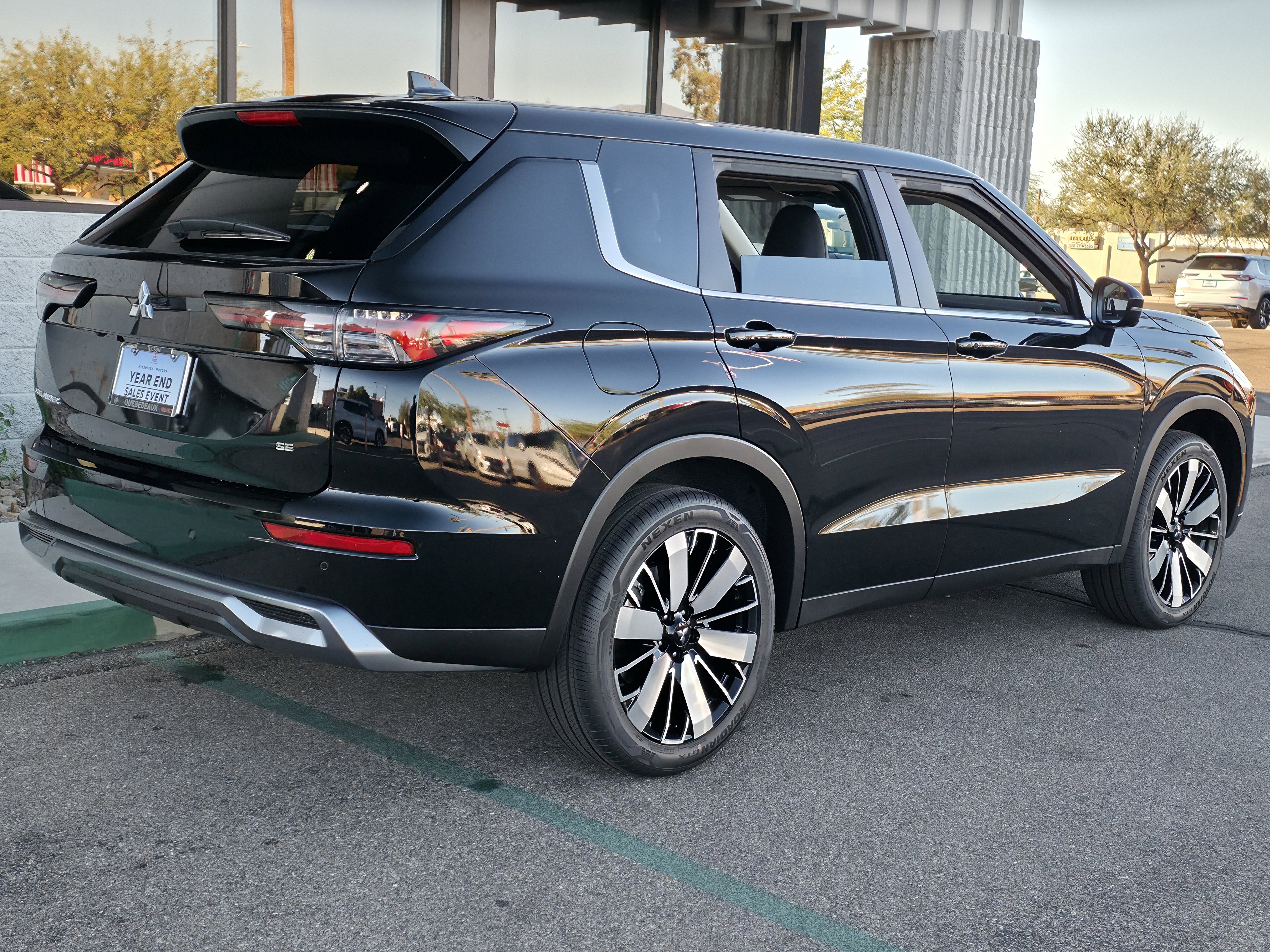 New 2025 Mitsubishi Outlander SE image 5