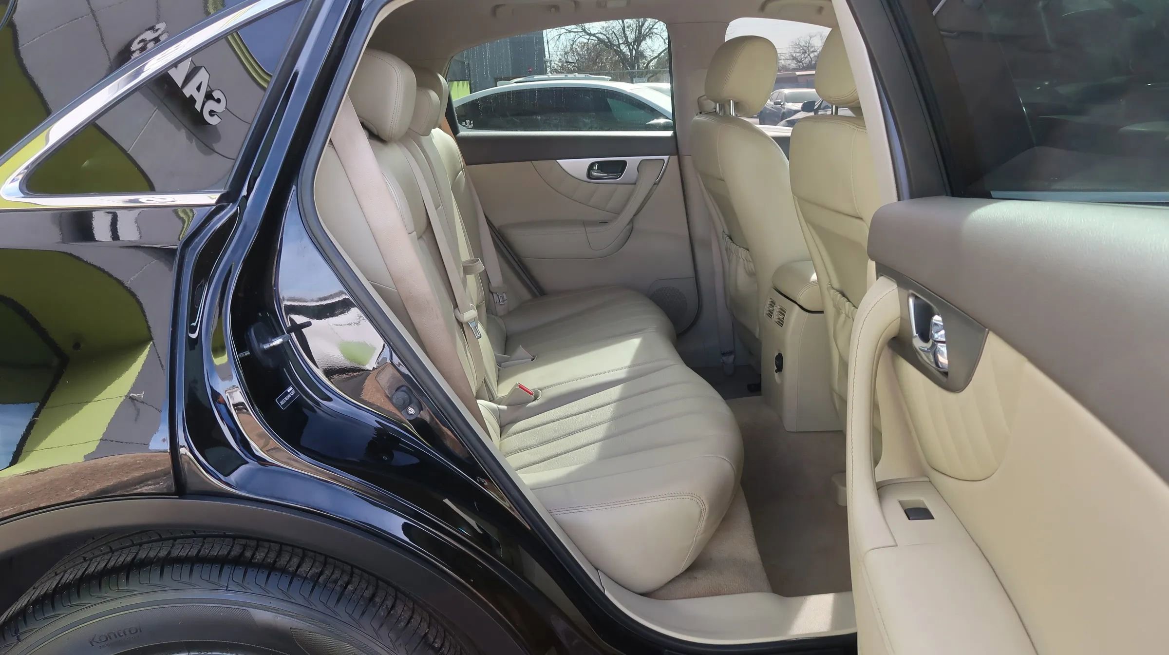 Used 2017 INFINITI QX70 3.7 w/ Premium Package image 22