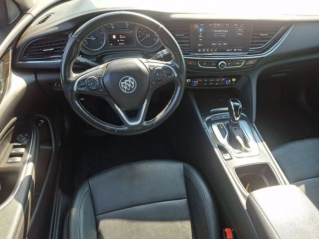 Used 2018 Buick Regal Essence w/ Driver Confidence Package #1 AWD/4WD image 2