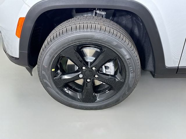 New 2025 Jeep Grand Cherokee L Limited w/ Black Appearance Package image 33