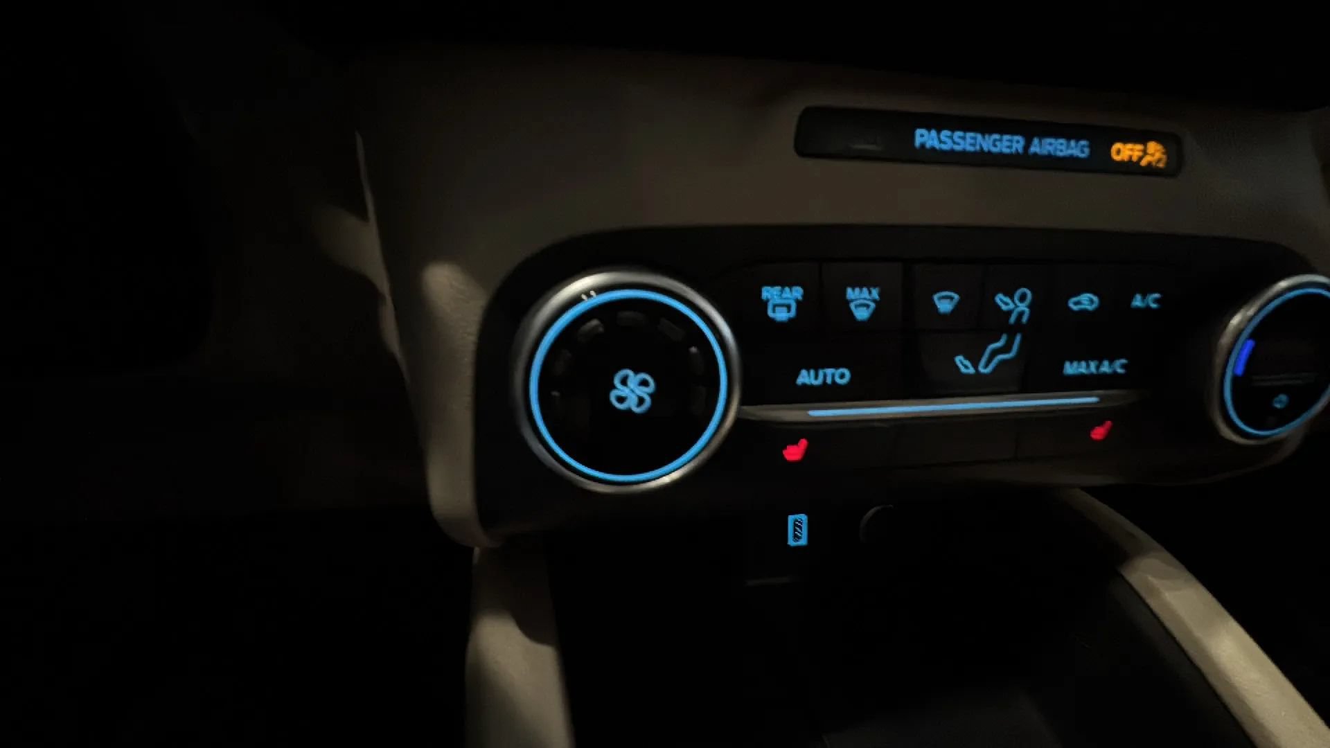 Used 2020 Ford Escape SE FWD image 46