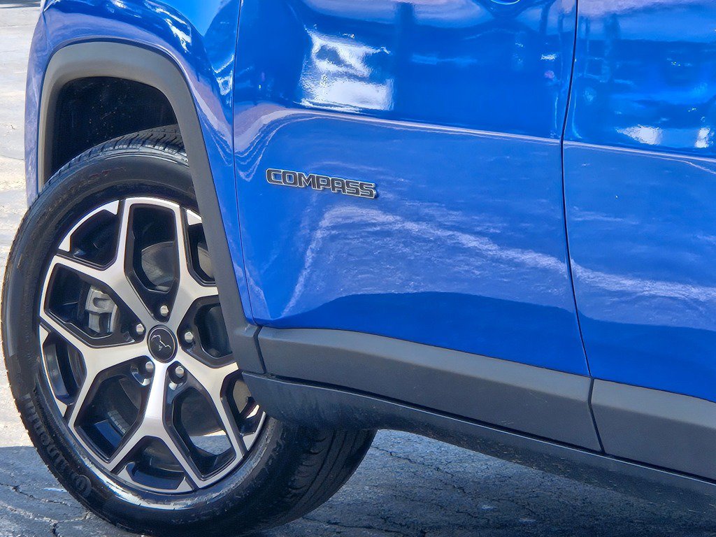 Used 2025 Jeep Compass Limited AWD/4WD image 16