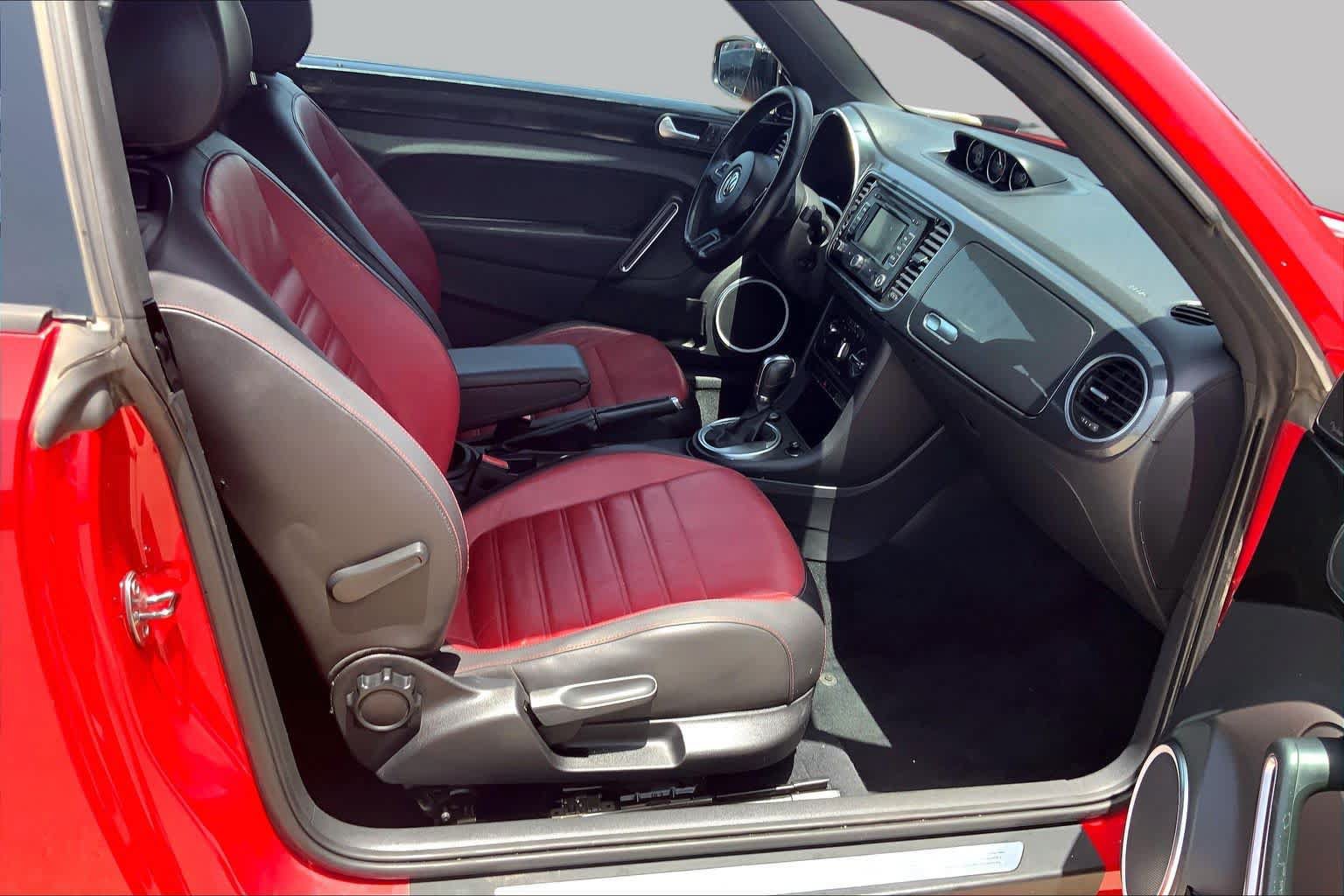Used 2012 Volkswagen Beetle 2.0T FWD image 7