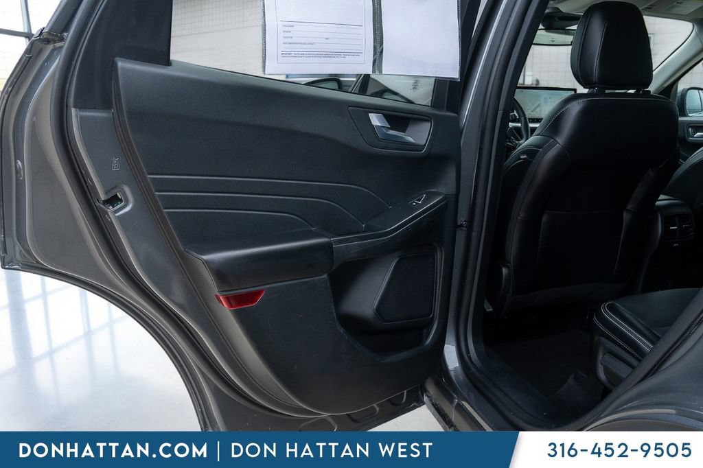 Used 2023 Ford Escape Platinum AWD/4WD image 21