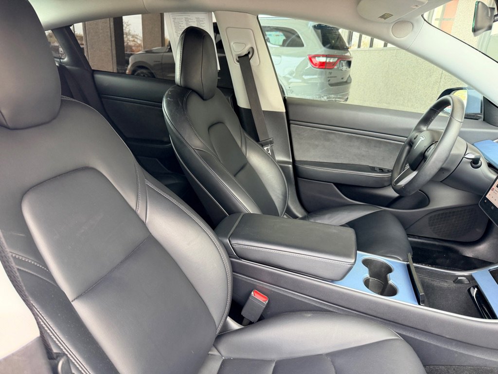 Used 2019 Tesla Model 3 Standard Range image 19