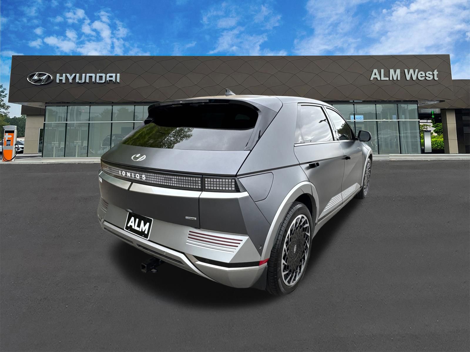 Used 2023 Hyundai Ioniq 5 Limited AWD/4WD image 5