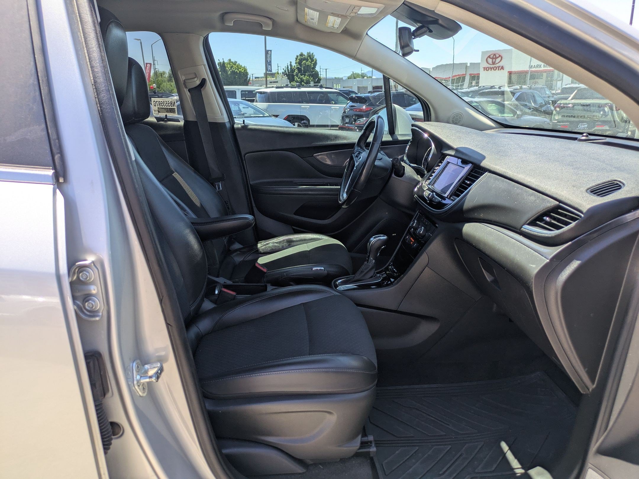 Used 2022 Buick Encore Preferred w/ Safety Package AWD/4WD image 30