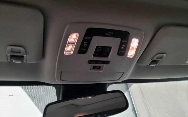 Used 2025 Toyota Sienna XLE FWD image 30