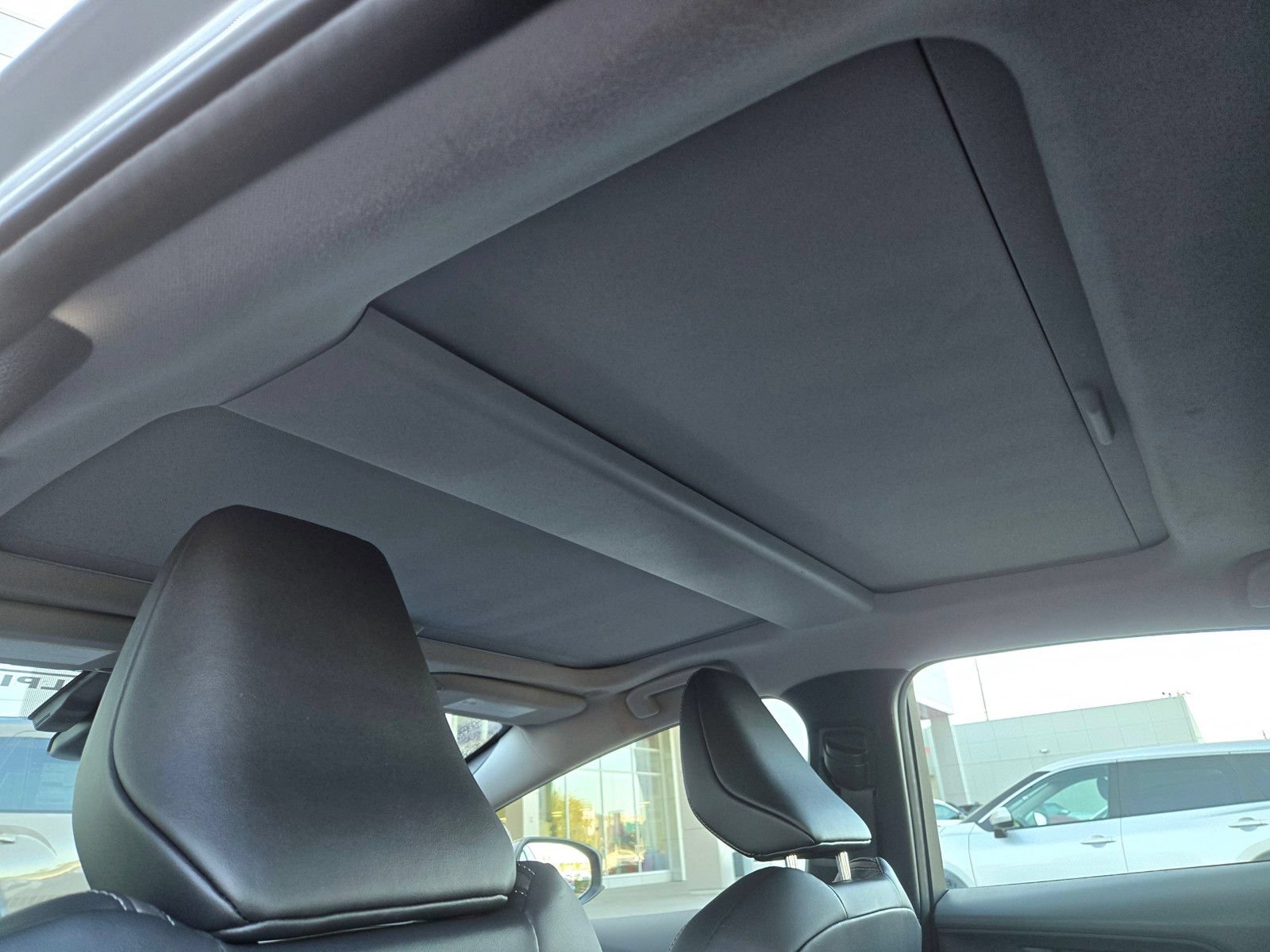 Certified 2025 Toyota Prius XLE FWD image 15