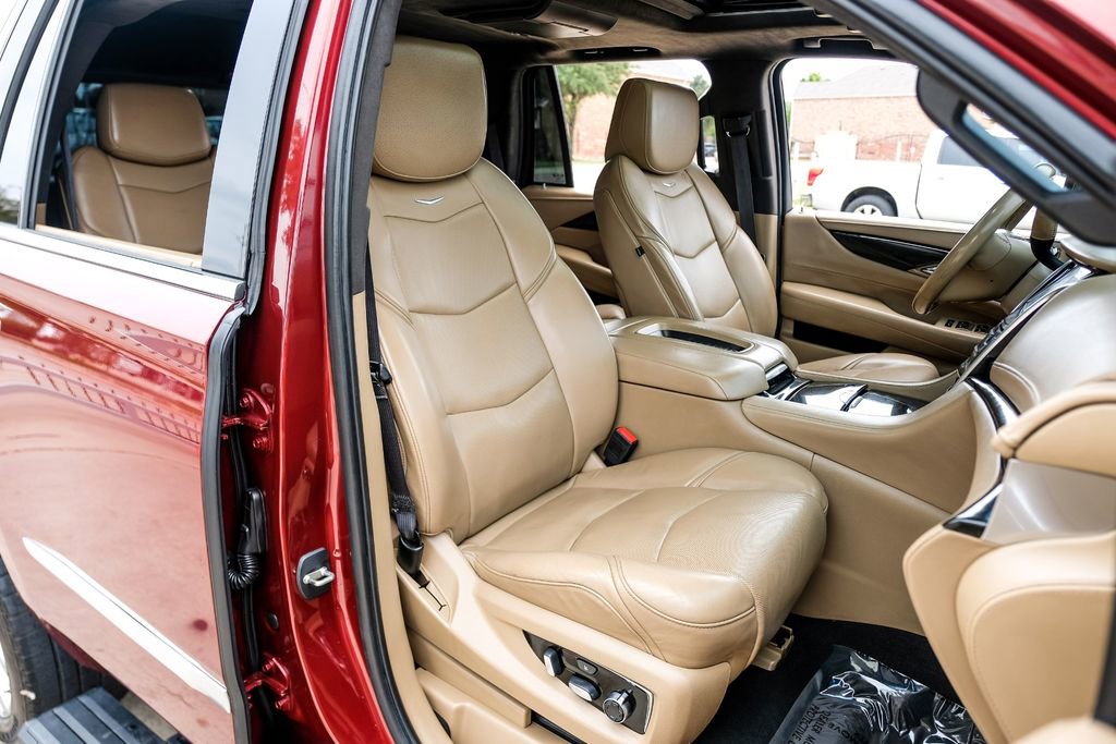 Used 2019 Cadillac Escalade Platinum image 37