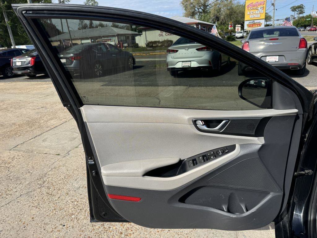 Used 2018 Hyundai Ioniq SEL FWD image 12