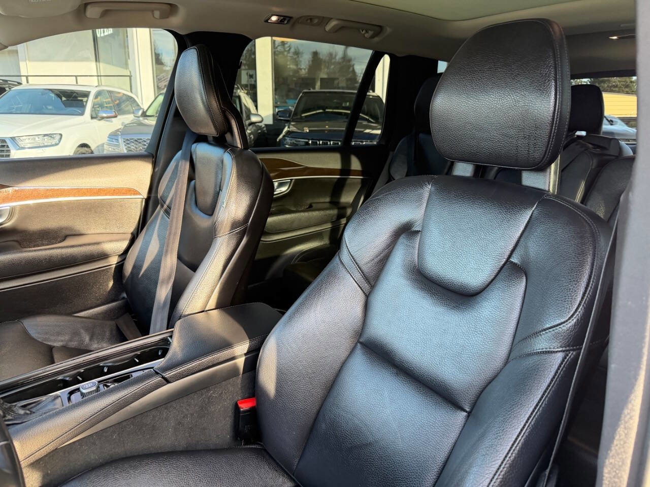 Used 2018 Volvo XC90 T6 Momentum w/ Convenience Package AWD/4WD image 42