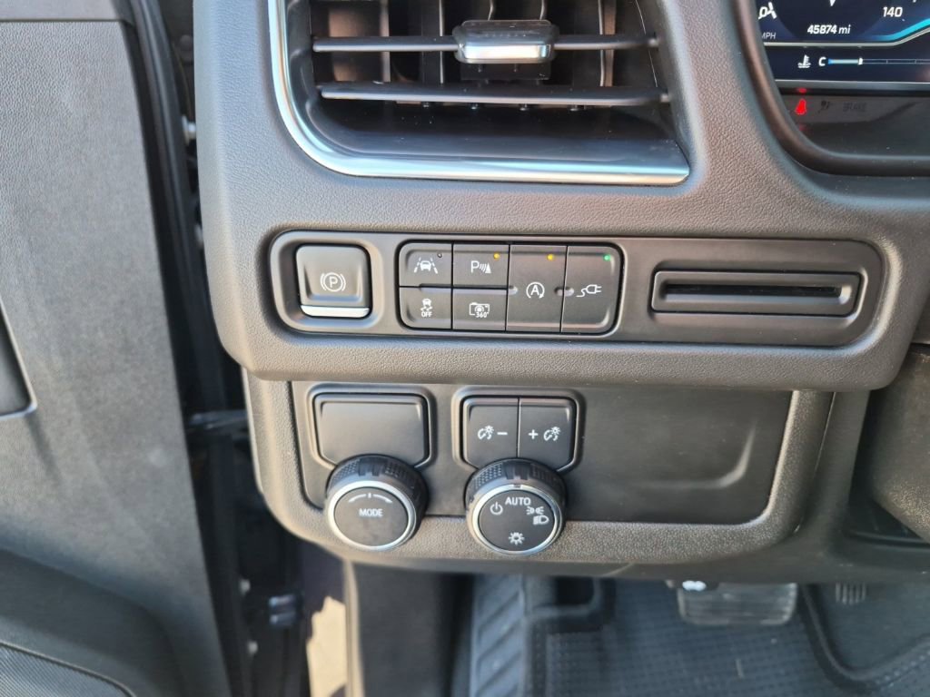 Used 2022 Chevrolet Suburban RST w/ Luxury Package RWD image 34