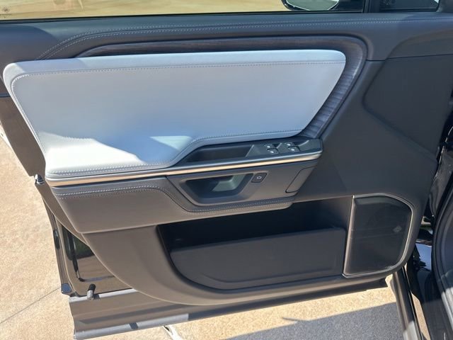 Used 2025 Rivian R1S Adventure AWD/4WD image 10
