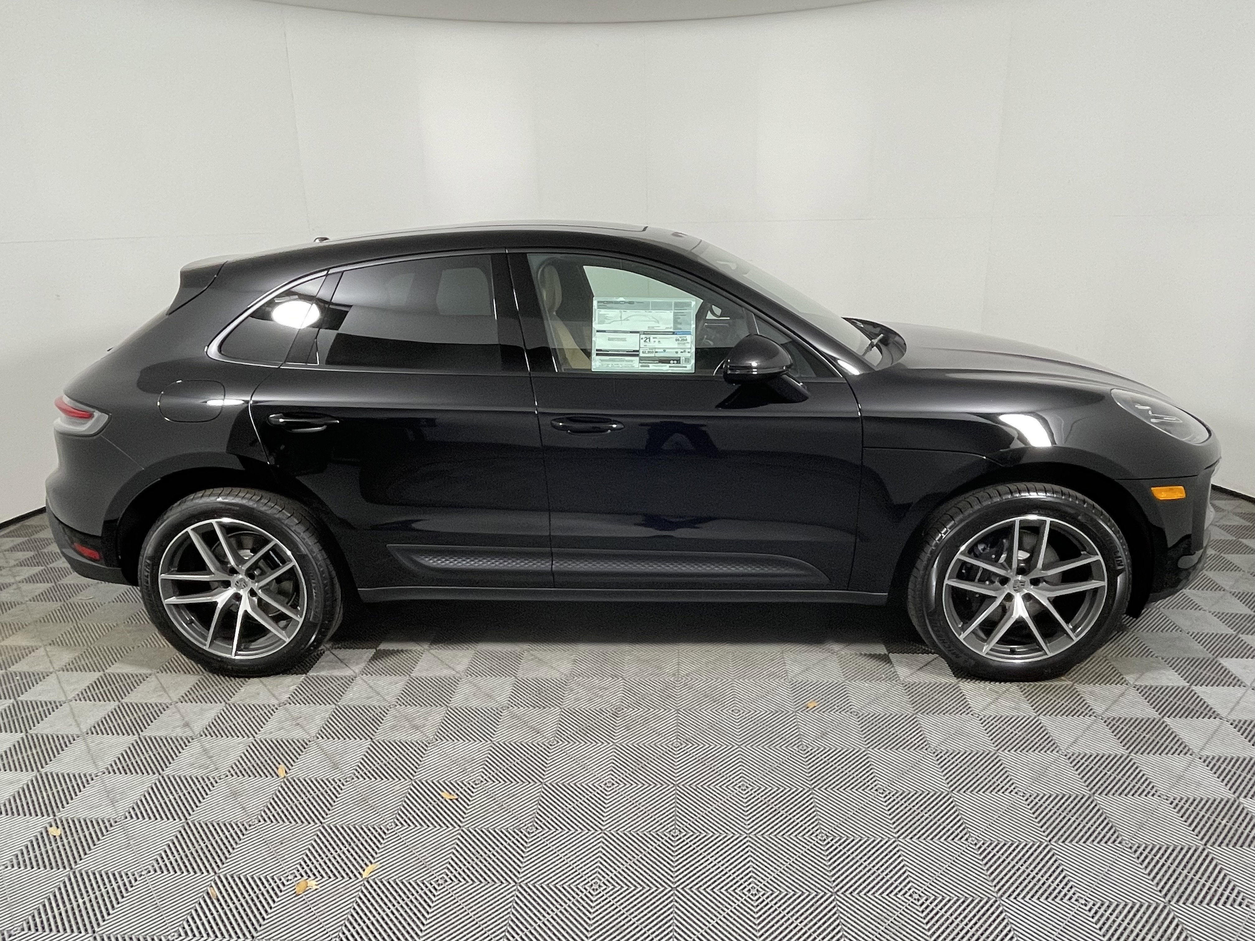 New 2026 Porsche Macan image 8