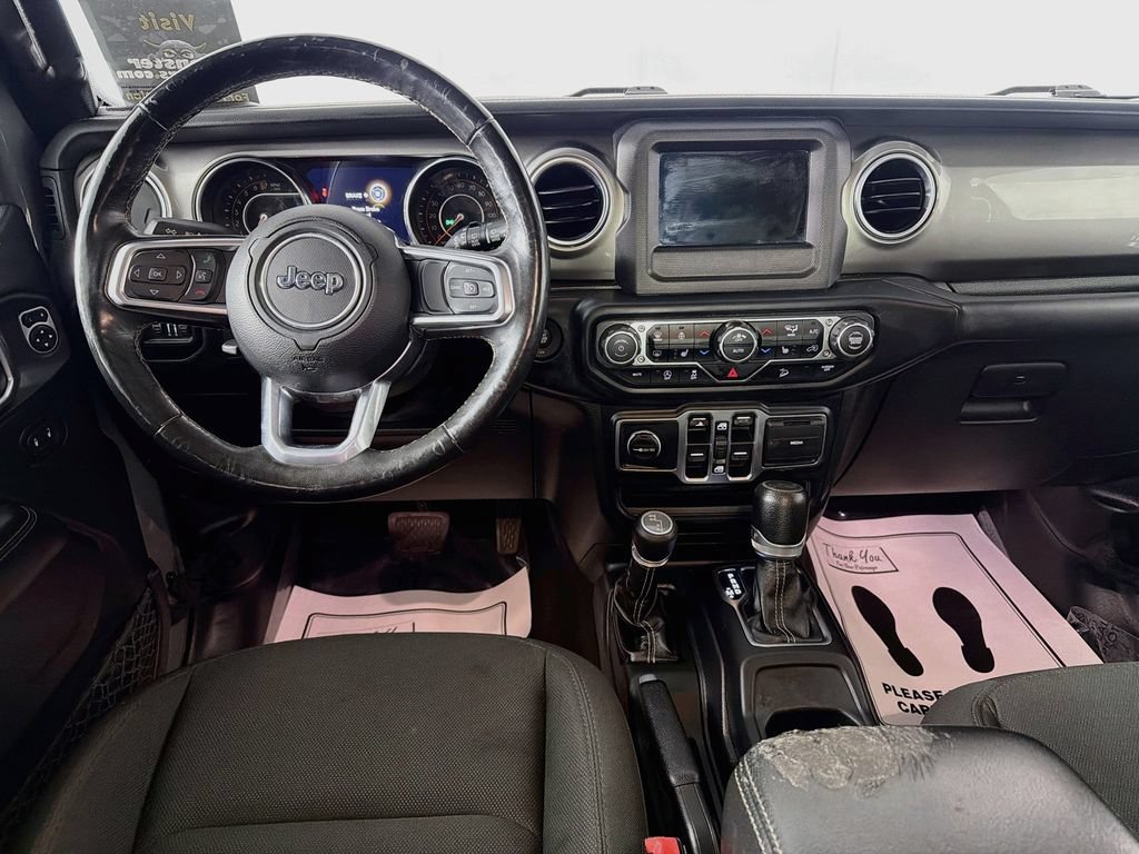 Used 2019 Jeep Wrangler Unlimited Sahara w/ Dual Top Group AWD/4WD image 21