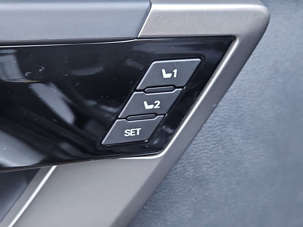 New 2026 Toyota Tundra Limited AWD/4WD image 16