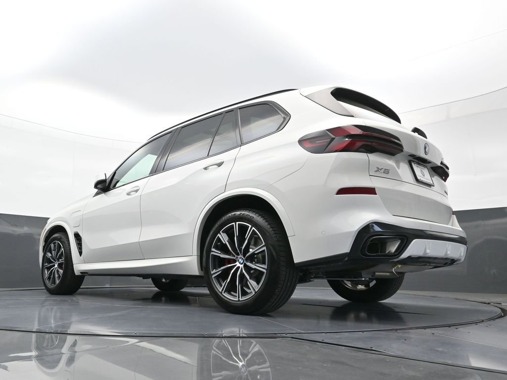 Used 2026 BMW X5 xDrive50e w/ M Sport Package AWD/4WD image 27