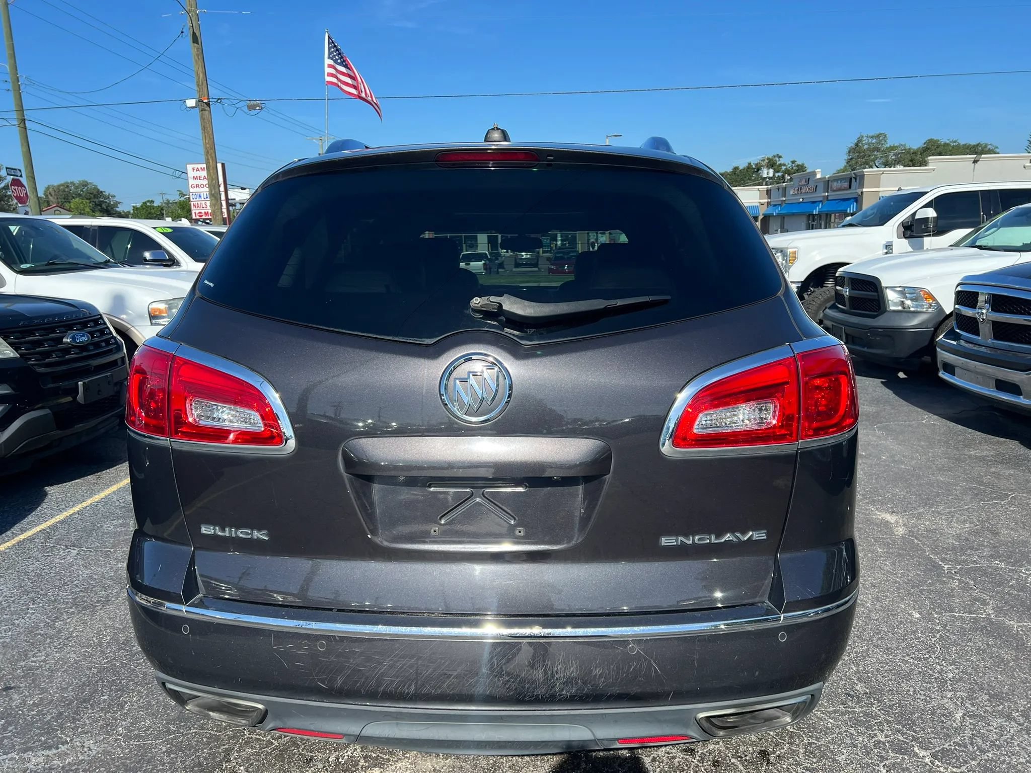 Used 2017 Buick Enclave Leather FWD image 6