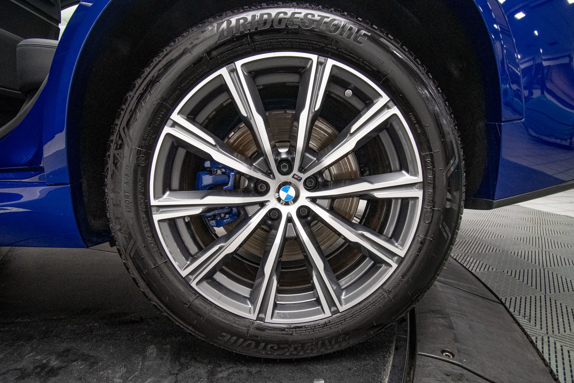 Used 2026 BMW X5 M60i AWD/4WD image 32