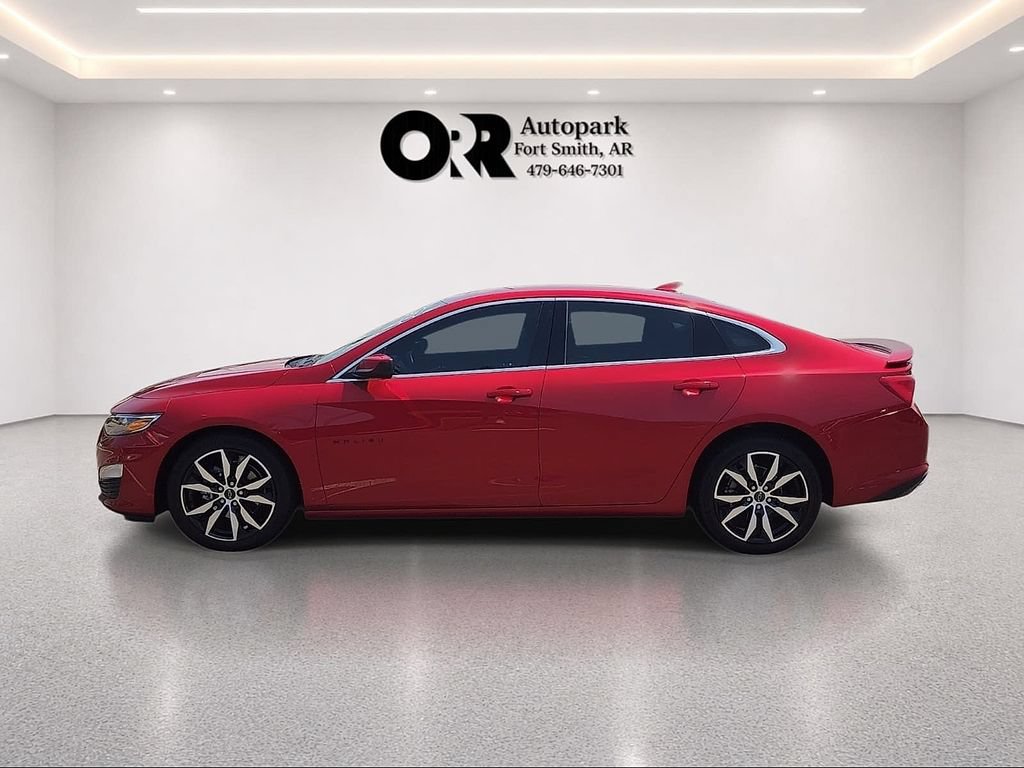 Used 2025 Chevrolet Malibu RS FWD image 3