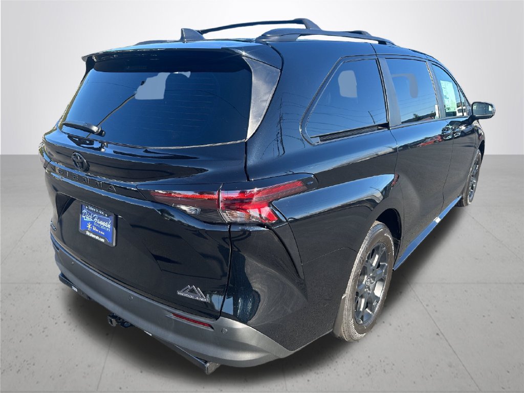 New 2026 Toyota Sienna XLE Woodland Edition AWD/4WD image 7