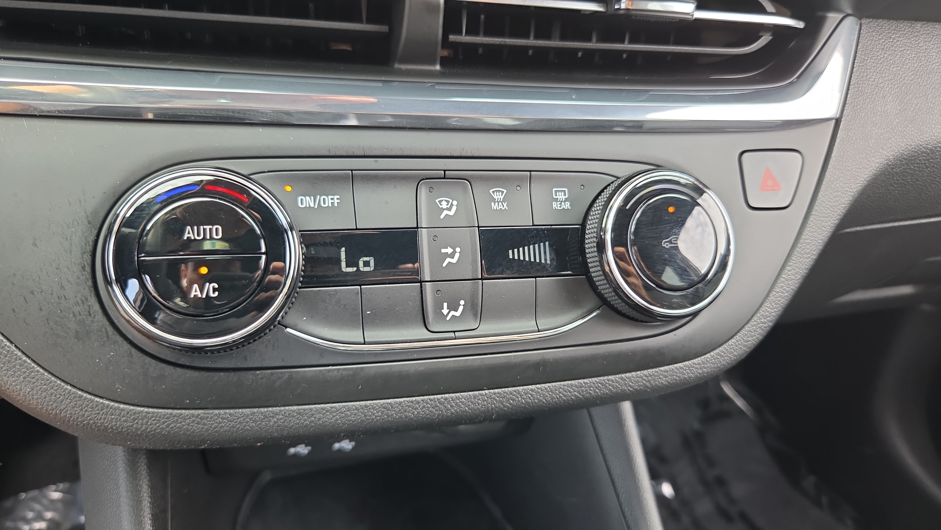 Certified 2025 Buick Envista Preferred FWD image 20