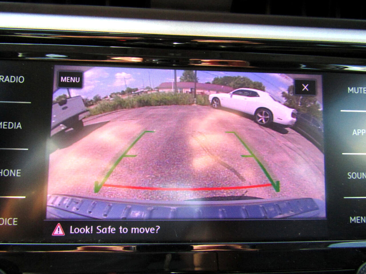 Used 2022 Volkswagen Passat 2.0T SE image 14