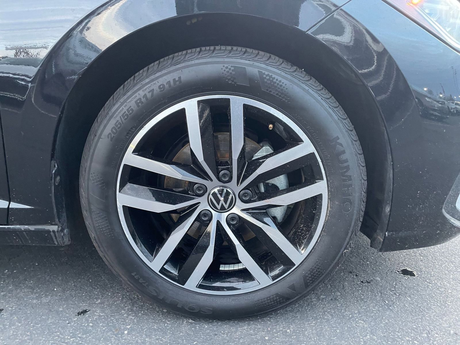 Used 2025 Volkswagen Jetta SE image 30