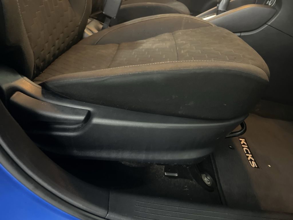 Used 2021 Nissan Kicks S image 52