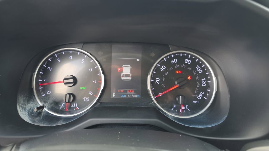 Used 2021 Toyota RAV4 XLE w/ Convenience Package FWD image 22