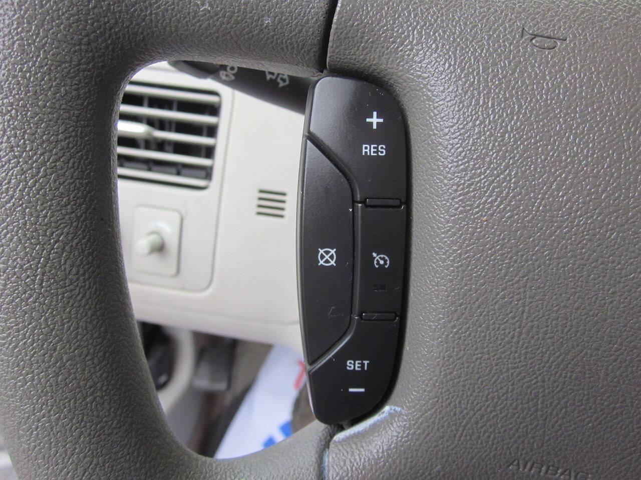 Used 2006 Buick Lucerne CX FWD image 24