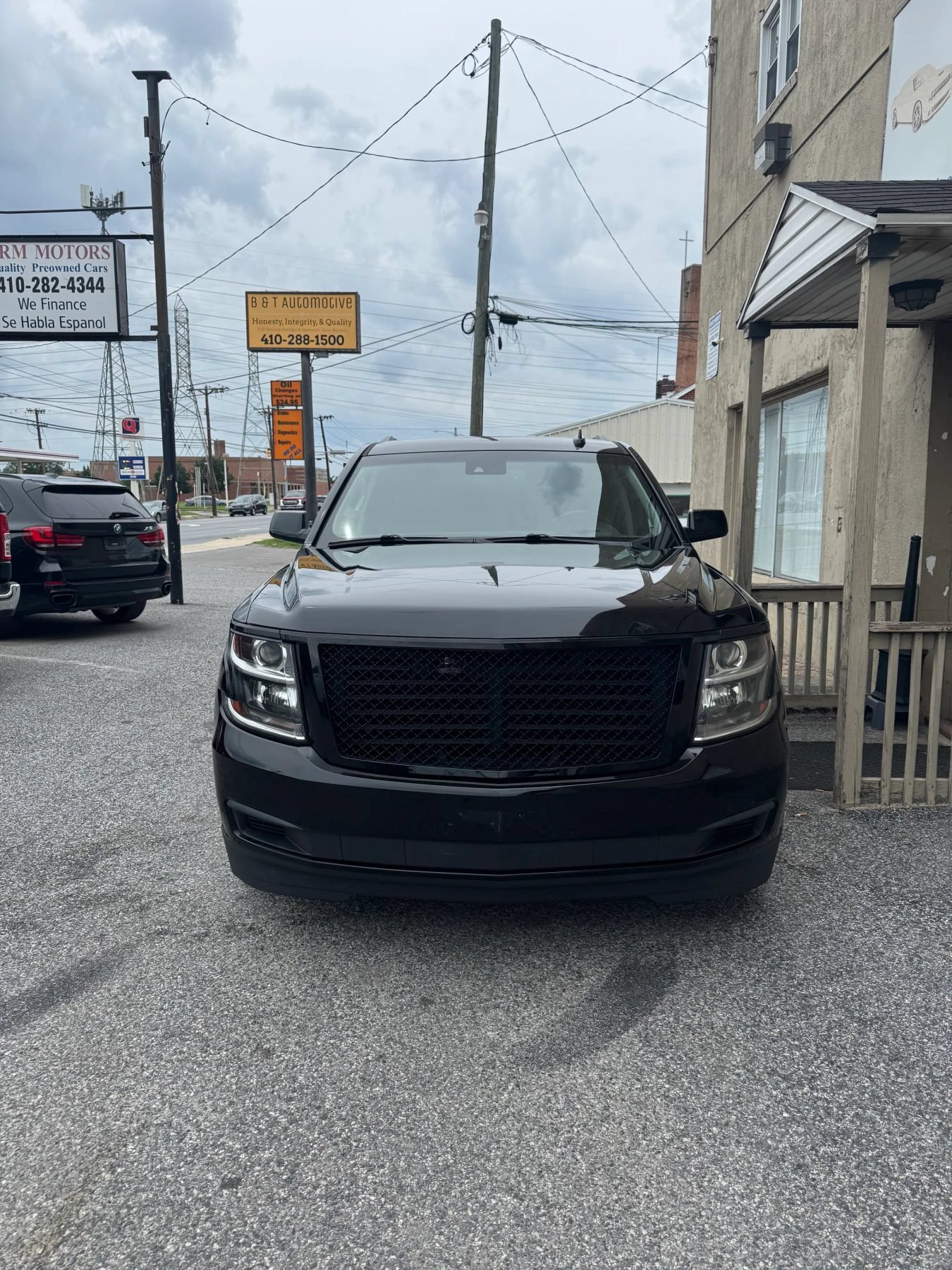 Used 2018 Chevrolet Suburban LT AWD/4WD image 2
